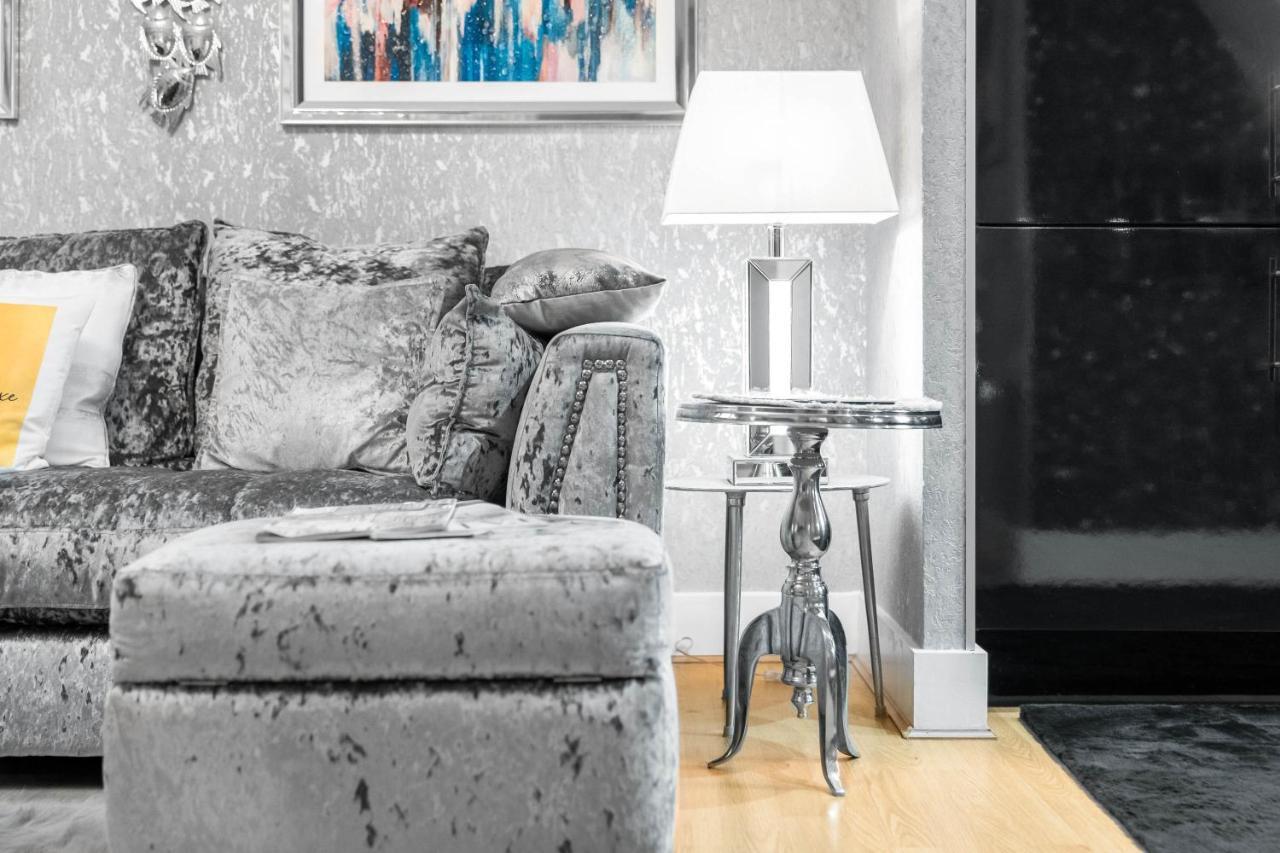 Luxury City Centre Apartment - Parking - Smart Tv - Wifi - Intercom 伯明翰 外观 照片