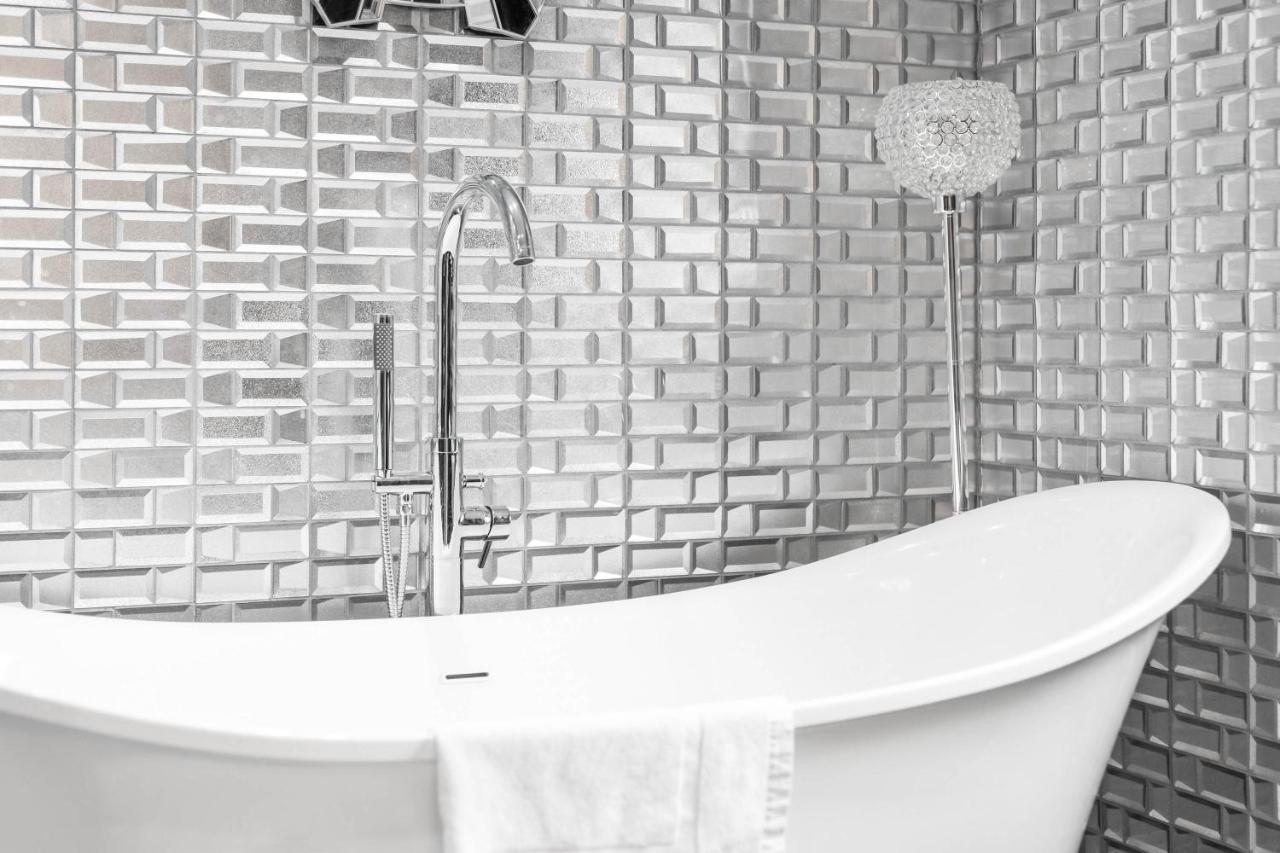 Luxury City Centre Apartment - Parking - Smart Tv - Wifi - Intercom 伯明翰 外观 照片